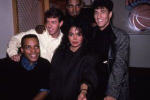 Janet Jackson 1986 NY cliff.jpg